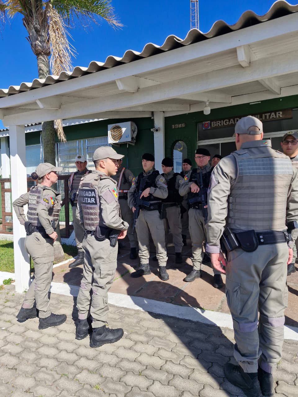 BM realiza prisões e apreende drogas e arma no Litoral em Operação Plano Tático