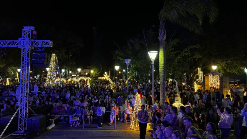 O GRANDE NATAL RESGATA A ALEGRIA DE FESTEJAR O NATAL DOS BONS VENTOS NA PRAÇA DA CATEDRAL EM OSÓRIO