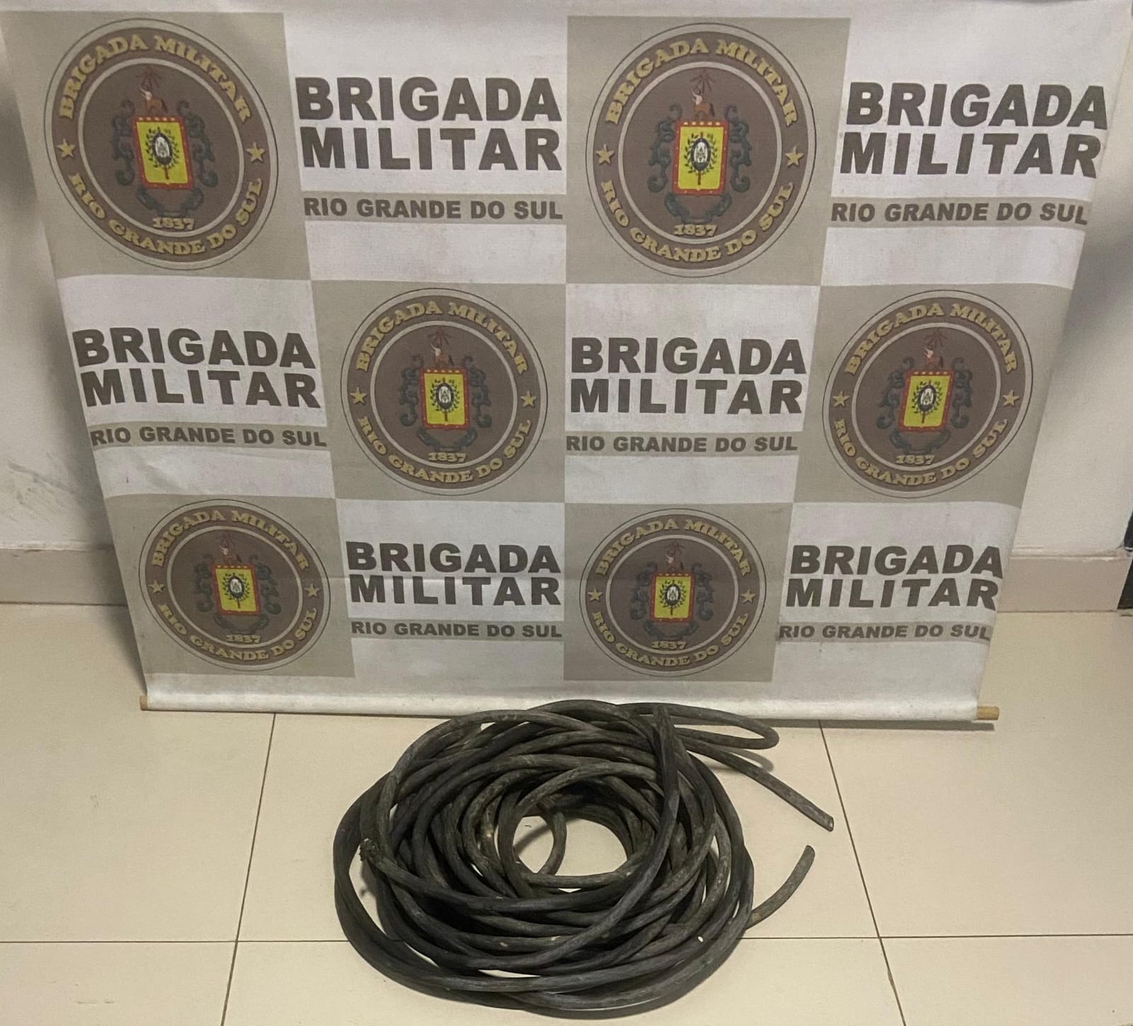 Homem com vasta ficha criminal é preso pela BM por furto qualificado em Torres