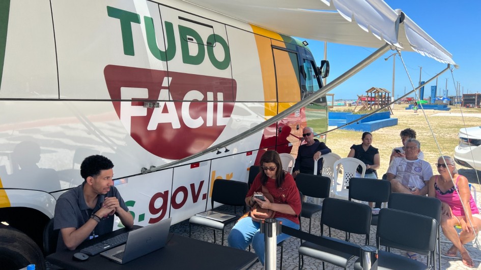 Tudo Fácil Móvel em Tramandaí soma mais de 800 atendimentos nos primeiros quatro dias de atividade