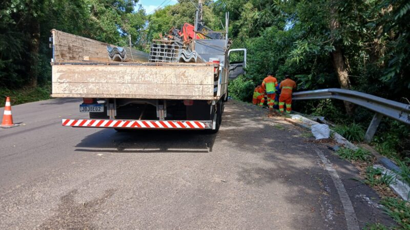 Prefeitura de Osório realiza a manutenção e colocação de novos guard rails na estrada da Borússia