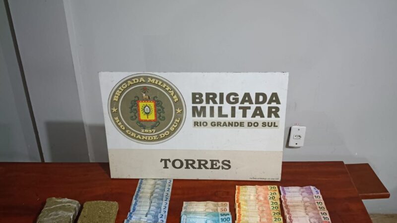 Três homens são presos por tráfico de drogas e furto de veículo em Torres e Tramandaí