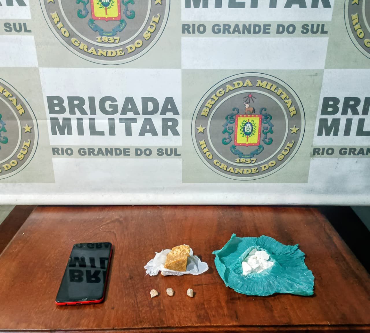 BM prende 10 pessoas e retira três armas das ruas no Litoral Norte