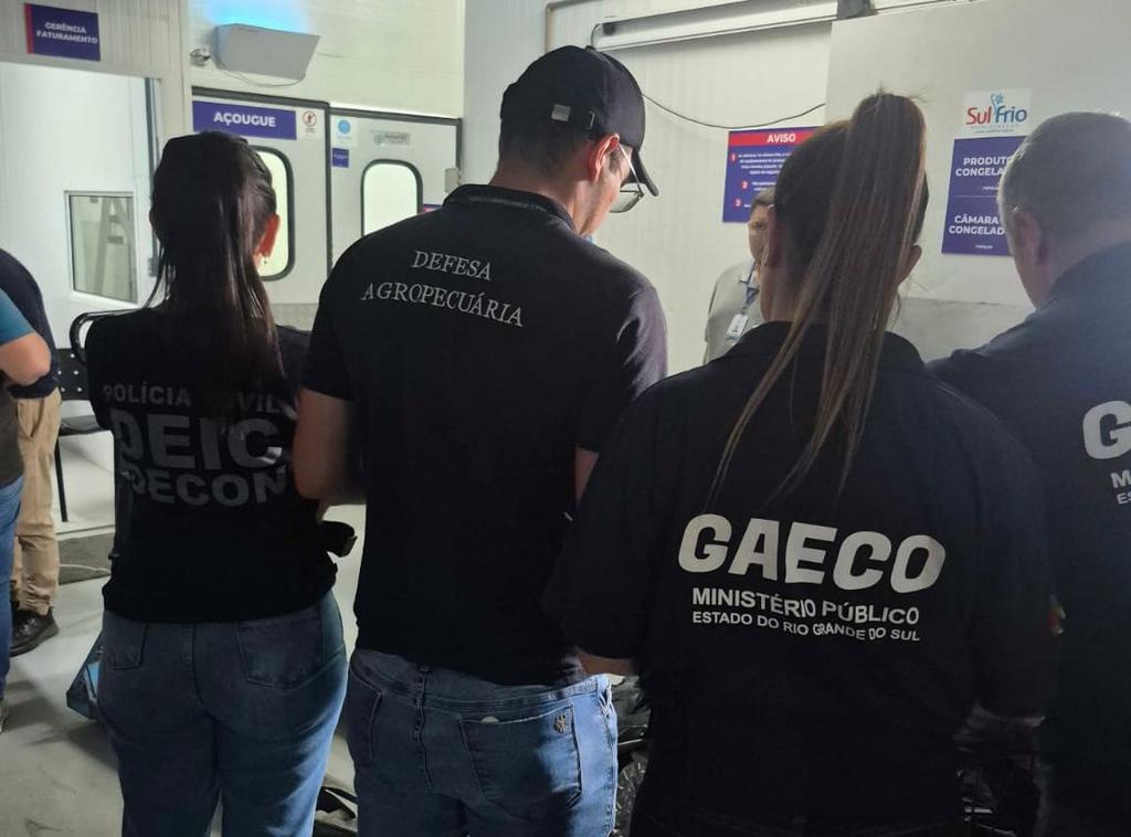 Força-tarefa interdita dois restaurantes em Xangri-lá e autua dois mercados em Capão da Canoa