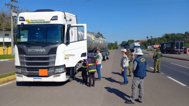 Tráfego de caminhões será restrito no Carnaval