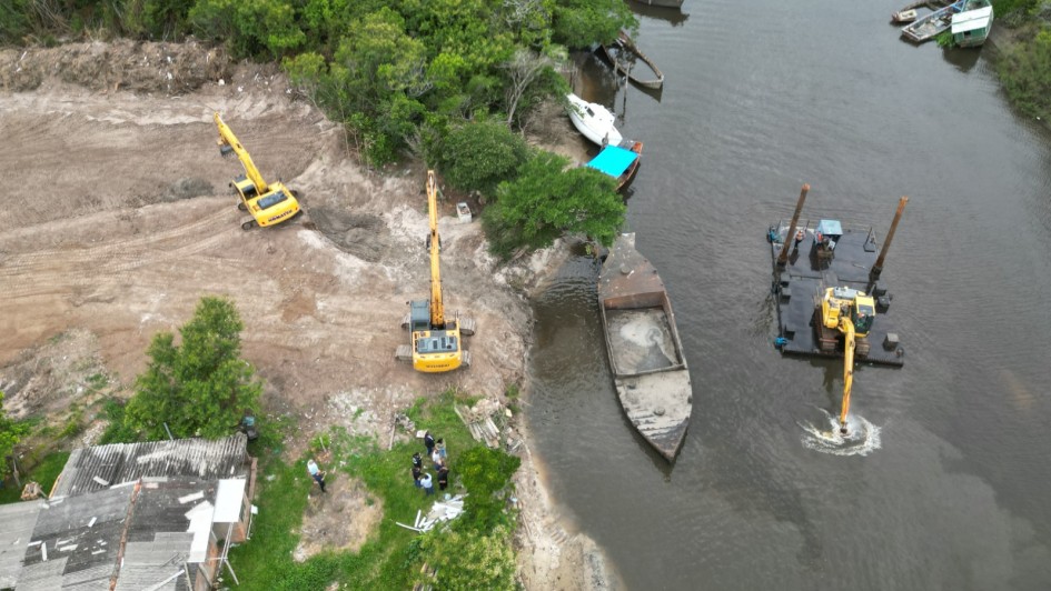 Governo do Estado inicia desassoreamento do Rio Palmares, no município de Palmares do Sul