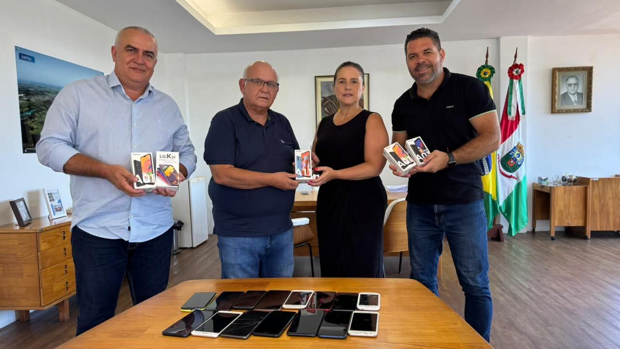 MUNICÍPIO DE OSÓRIO RECEBE A DOAÇÃO DE TELEFONES CELULARES POR MEIO DO PROJETO ALQUIMIA DO MINISTÉRIO PÚBLICO