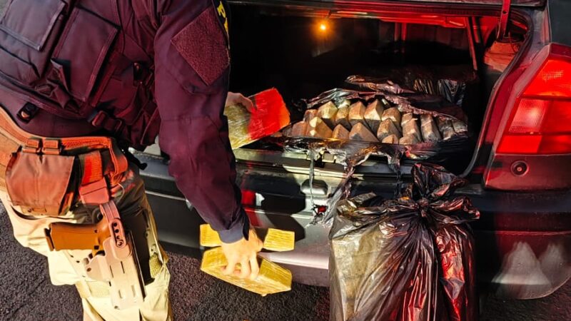 PRF prende mulher com mais de 70 kg de drogas em Torres