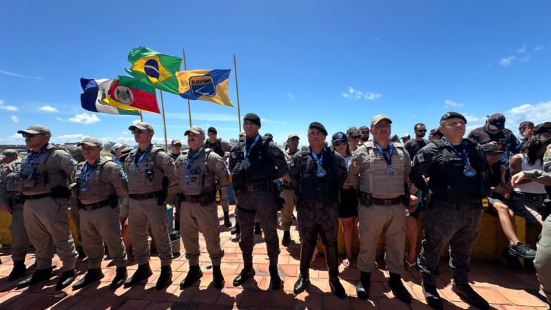 Brigada Militar é homenageada com a Medalha Golfinho em Tramandaí
