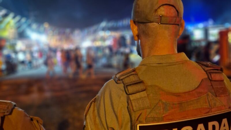 BM prende cinco e retira uma arma das ruas no Litoral Norte