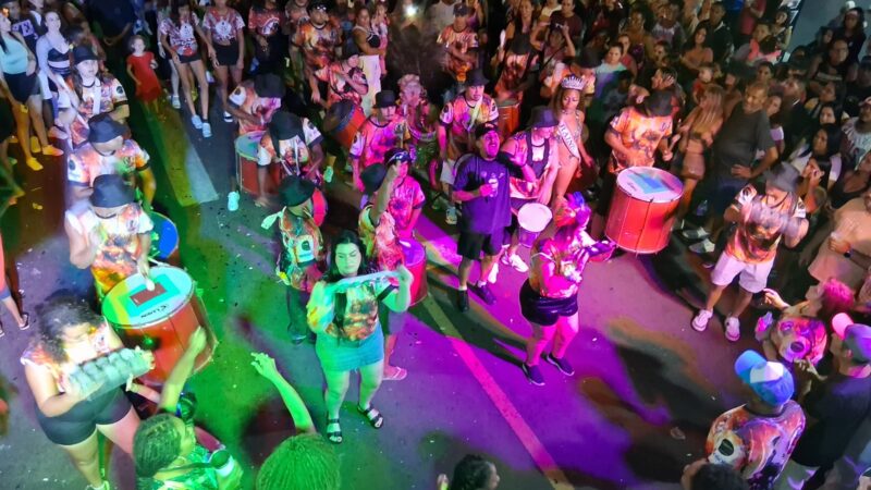Muamba de Carnaval no centro de Osório reúne escolas de samba e shows