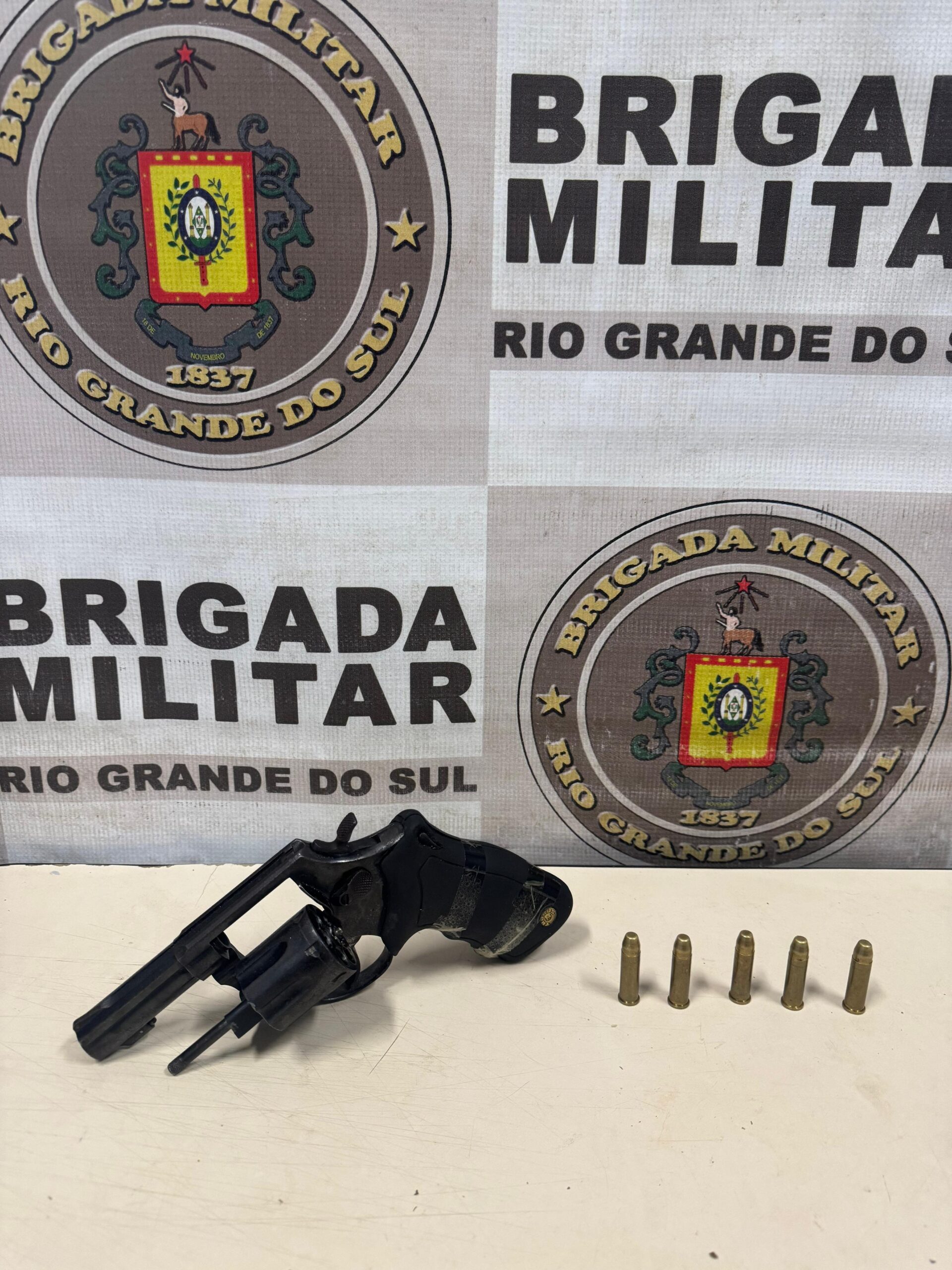 Homem é preso por porte ilegal de arma de fogo em Xangri-Lá