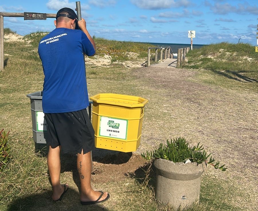 Secretaria Municipal de Meio Ambiente e Gestão Territorial instala lixeiras e contêineres em Atlântida Sul e no centro de Osório