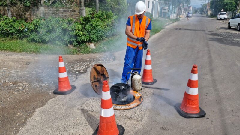 Corsan intensifica fiscalização de ligações irregulares de esgoto no Litoral Norte com uso de fumaça não tóxica