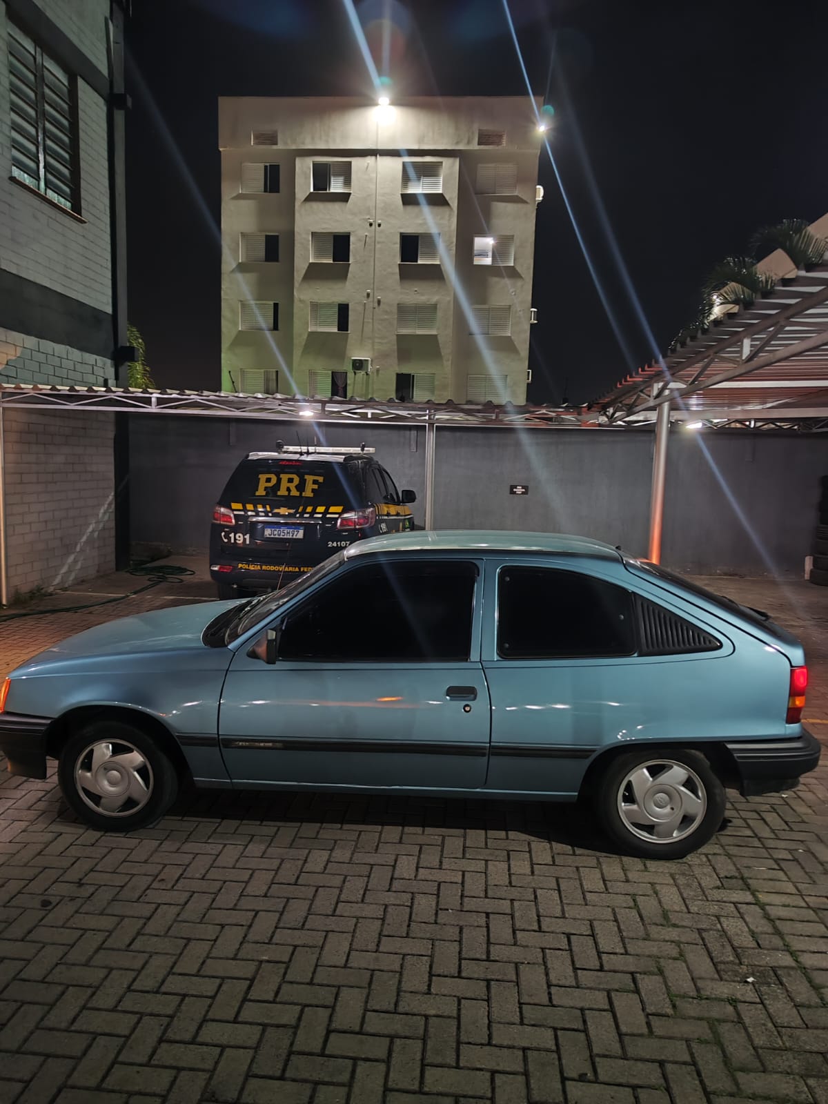 PRF recupera na Freeway veículo furtado