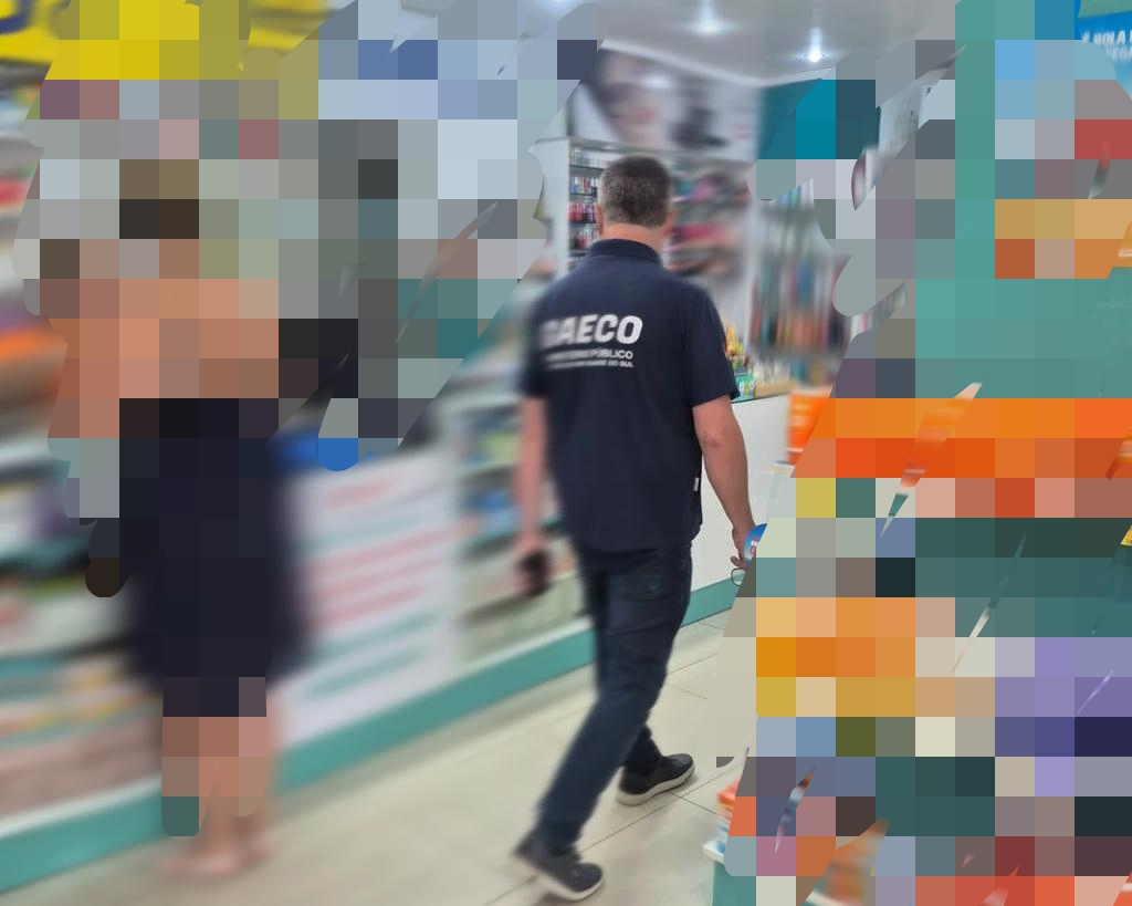 Operação coordenada pelo MPRS interdita farmácia e apreende medicamentos irregulares em Torres