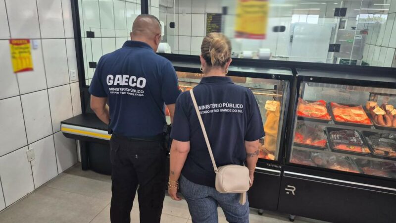 Força-Tarefa do Programa Segurança dos Alimentos fiscaliza estabelecimentos em Torres e apreende 350 quilos de produtos impróprios