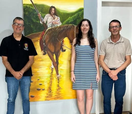 Mostardas recebe jornalista internacional em pesquisa sobre Anita Garibaldi