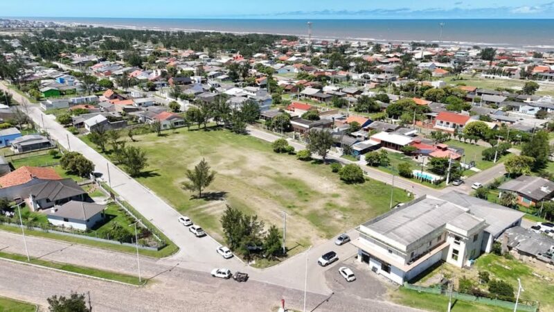 ARTICULAÇÃO DO PREFEITO IQUE GARANTE AVANÇO PARA CONSTRUÇÃO DE ESCOLA ESTADUAL EM IMBÉ