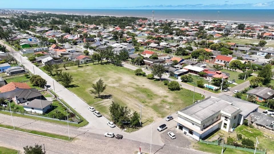 ARTICULAÇÃO DO PREFEITO IQUE GARANTE AVANÇO PARA CONSTRUÇÃO DE ESCOLA ESTADUAL EM IMBÉ