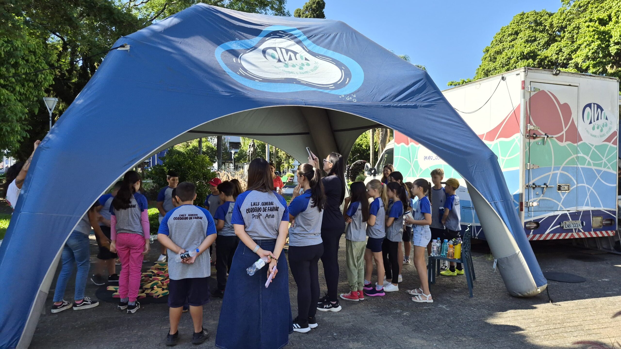 Praça da Matriz recebe exposição interativa da Corsan com cinema ao ar livre e programação aberta ao público neste sábado em Osório