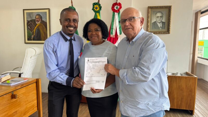 Grupo Maçambique entrega a prestação de contas da participação no Carnaval do Rio de Janeiro e devolve parte do recurso