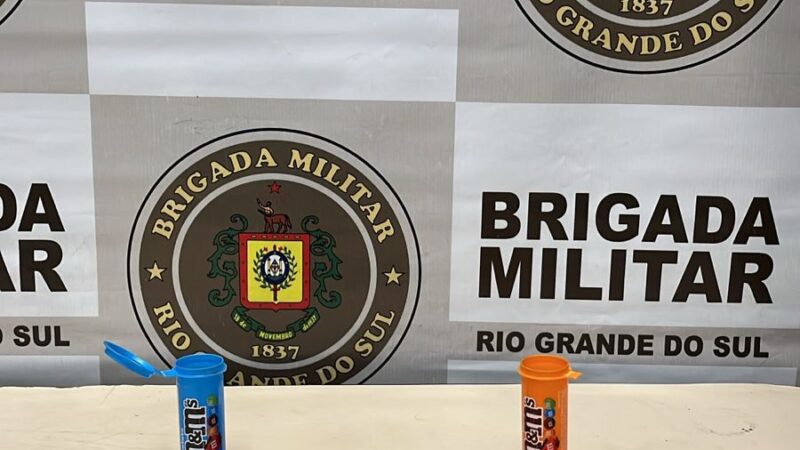 BM recupera moto e apreende homem por tráfico de drogas em Capão da Canoa