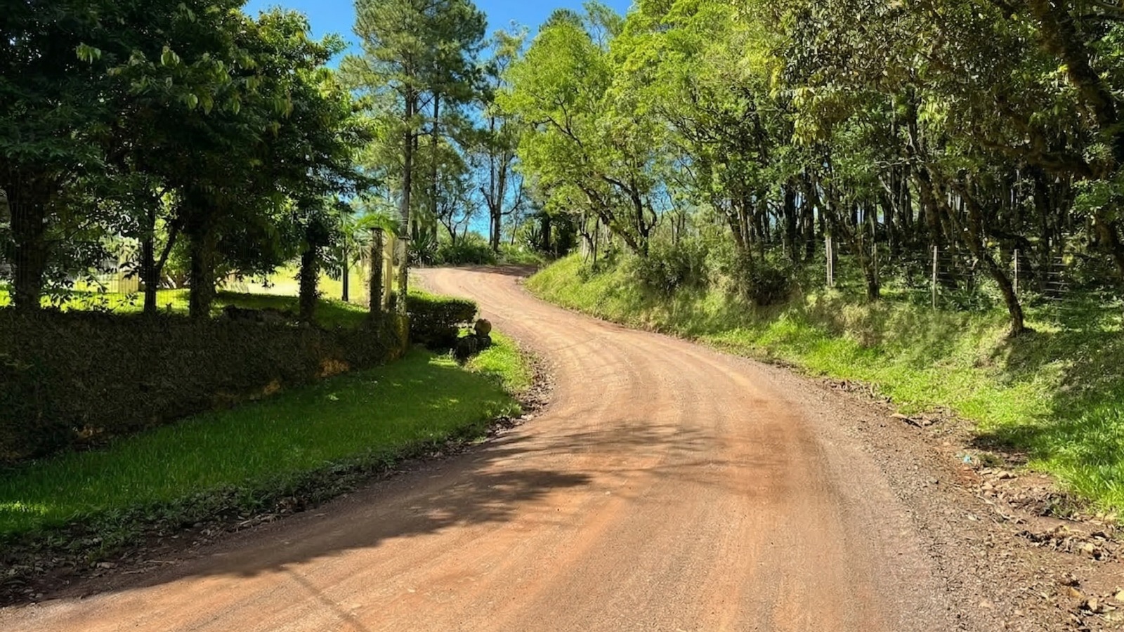 OSÓRIO AVANÇA NA INFRAESTRUTURA E VAI ASFALTAR TRECHO DE 1,1 KM DA ESTRADA DA GOIABEIRA, NA BORÚSSIA