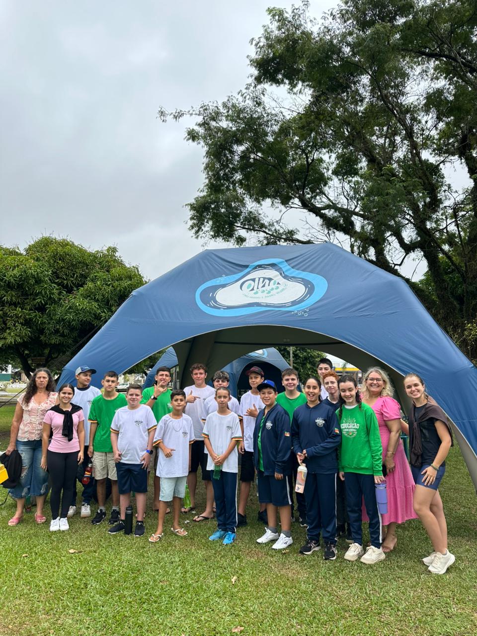 Arte, tecnologia e consciência ambiental marcam visita de estudantes à exposição Olho D’Água