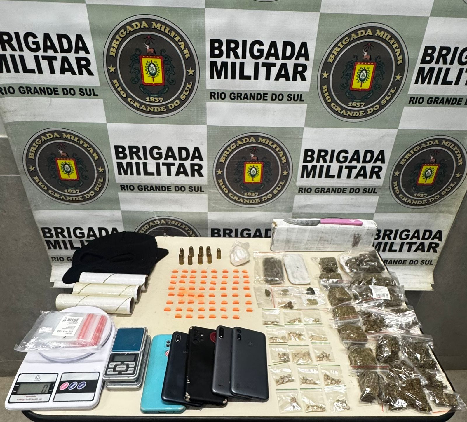 Homem é preso por tráfico de drogas e porte ilegal de munição em Capão da Canoa