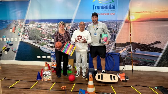 Prefeitura de Tramandaí entrega novos materiais esportivos e pedagógicos para a rede municipal