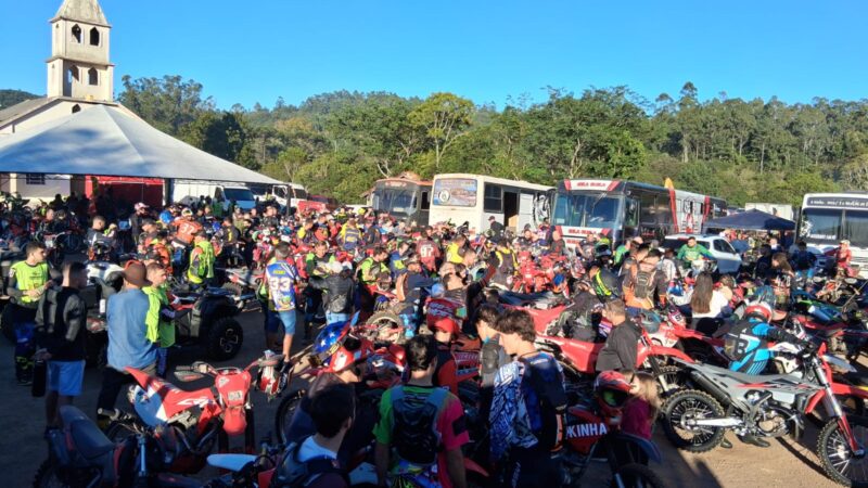 Cerca de 500 motociclistas participam do 15° Encontro dos Trilheiros dos Ventos em Osório