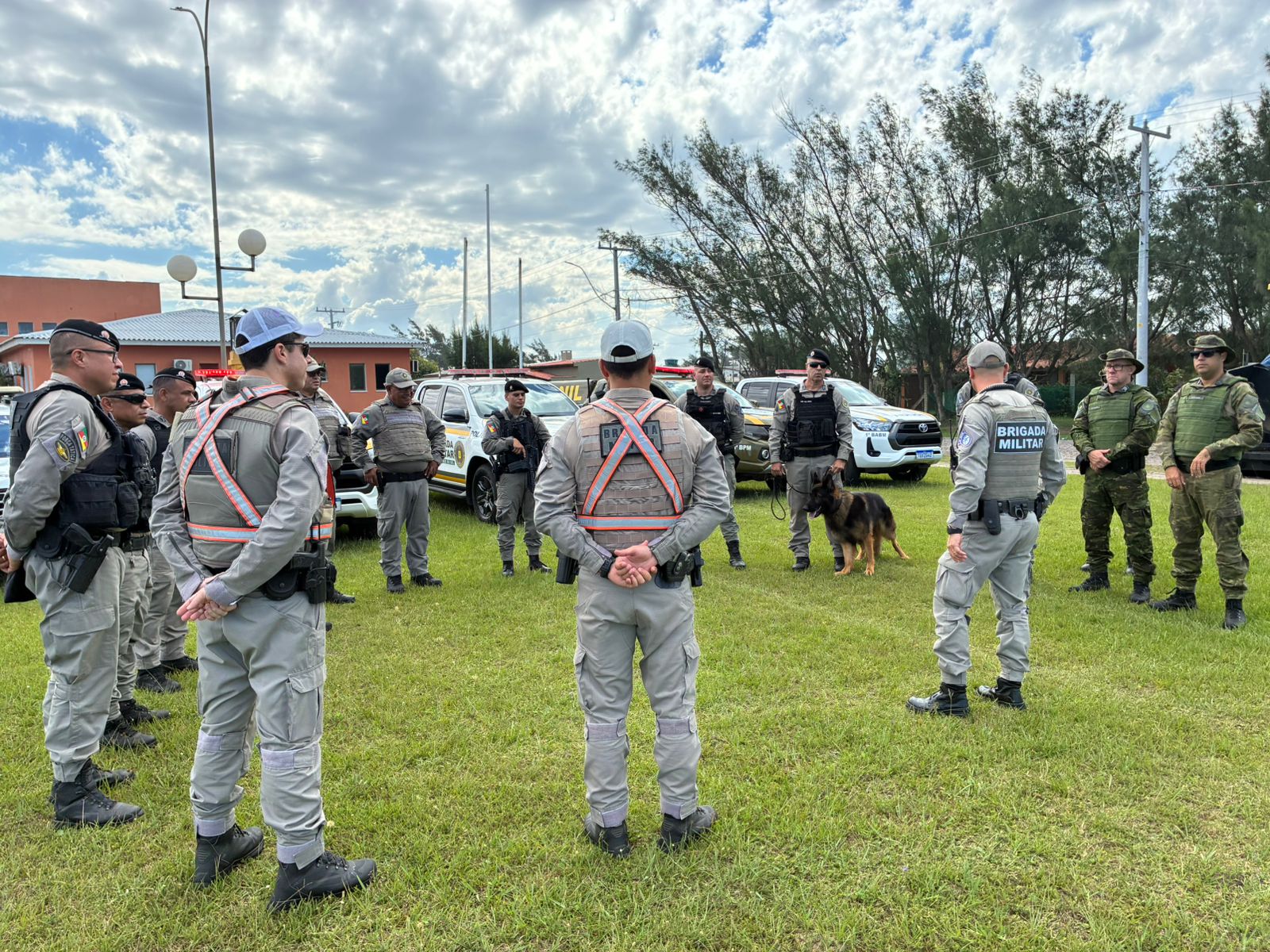 8º BPM realiza operação de policiamento ostensivo em Balneário Pinhal