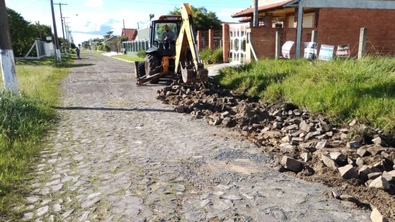 Prefeitura de Osório inicia a reposição do calçamento irregular das ruas de Atlântida Sul