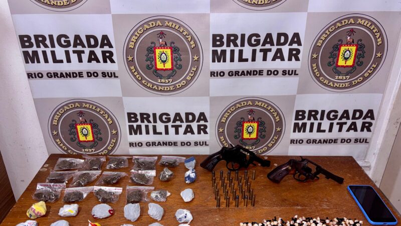 BM APREENDE ADOLESCENTE POR TRÁFICO E PORTE ILEGAL DE ARMA EM BALNEÁRIO PINHAL