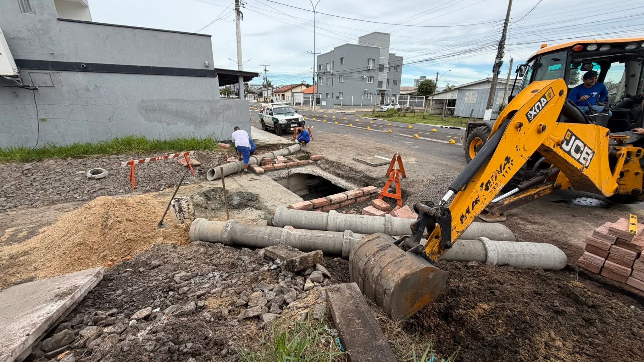 OBRA NO ENTORNO DO ARROIO VICENTE AVANÇA EM OSÓRIO PARA PREVENIR ALAGAMENTOS