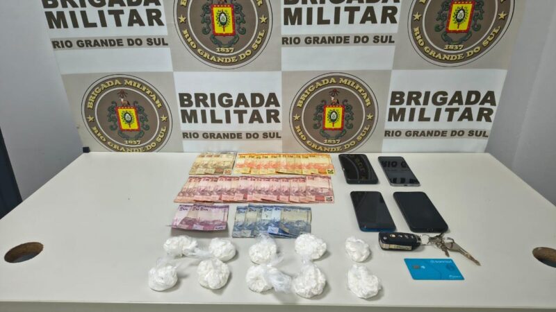BM PRENDE UM HOMEM E UMA MULHER POR TRÁFICO DE ENTORPECENTES EM SANTO ANTÔNIO DA PATRULHA