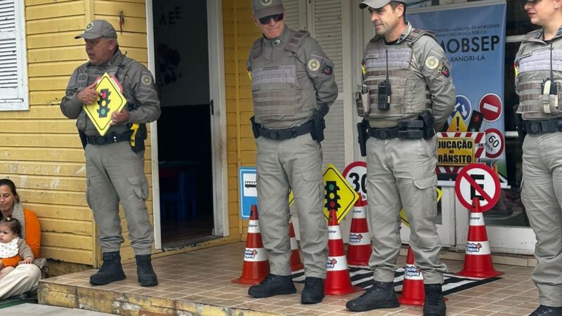 Brigada Militar promove ação de educação no trânsito para crianças em escola de Xangri-Lá