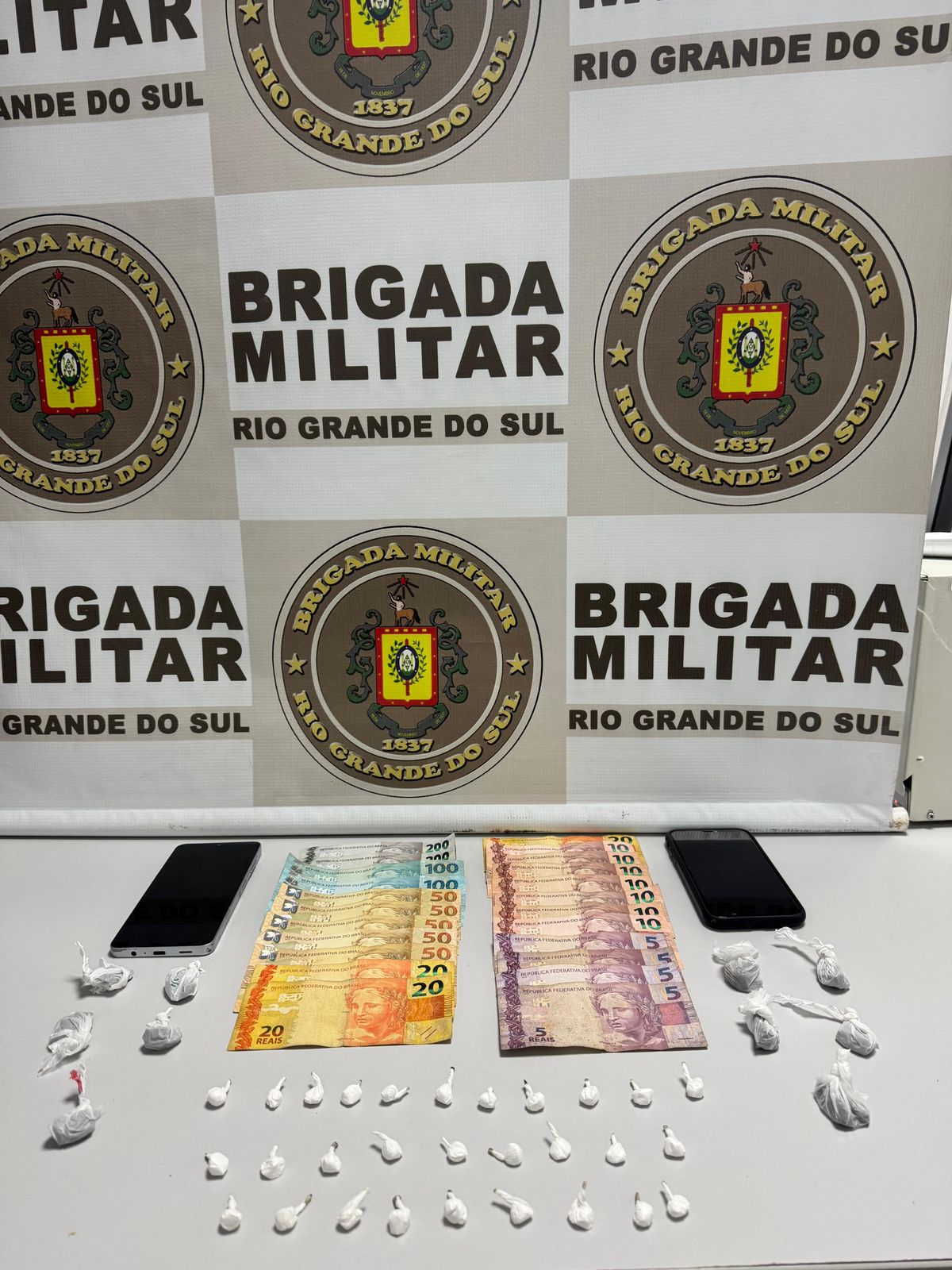 BM PRENDE HOMEM POR TRÁFICO EM SANTO ANTÔNIO DA PATRULHA