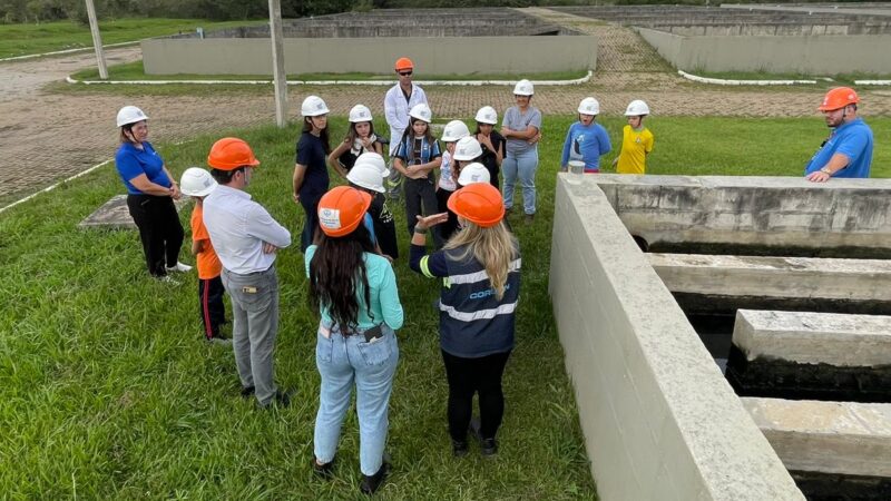 Programa Portas Abertas recebe estudantes na estação de tratamento de esgoto da Corsan em Santo Antônio da Patrulha