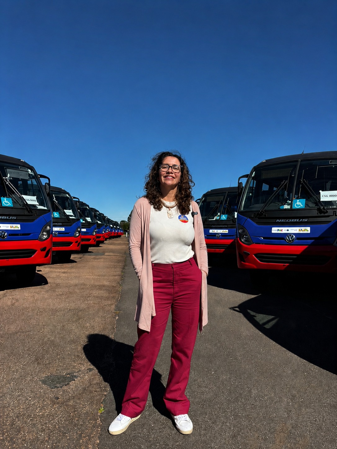 Com articulação da deputada federal Denise Pessôa, Capão da Canoa recebe micro-ônibus para a saúde