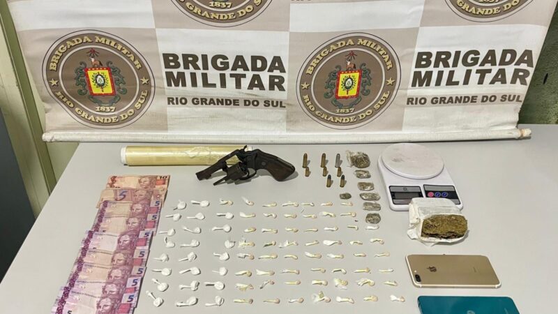 BM PRENDE QUATRO INDIVÍDUOS POR TRÁFICO DE ENTORPECENTES, ASSOCIAÇÃO PARA O TRÁFICO E PORTE ILEGAL DE ARMA EM OSÓRIO