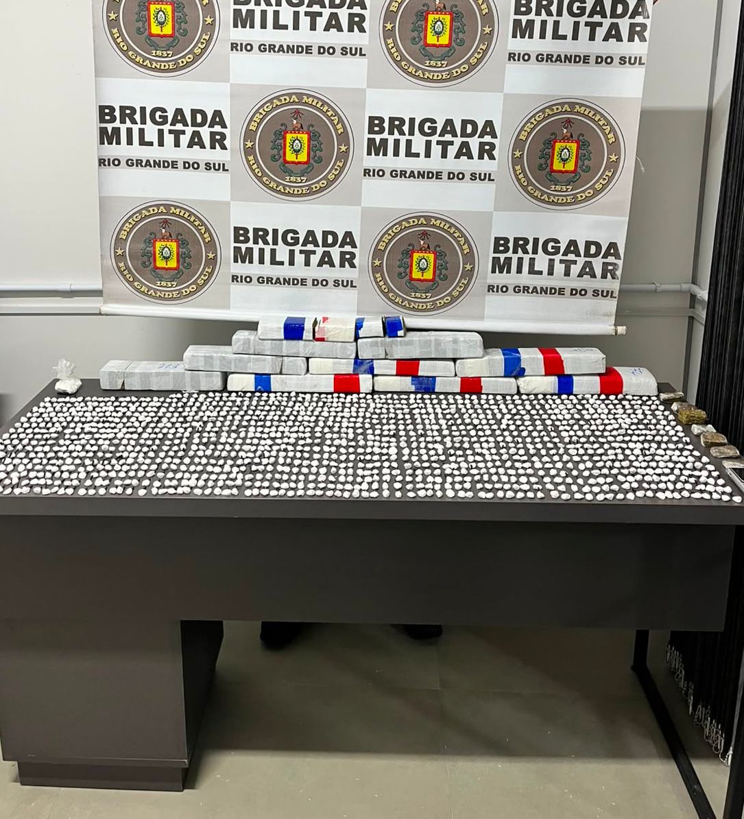 Brigada Militar desarticula pontos de tráfico e prende quatro homens em Imbé e no Balneário Quintão