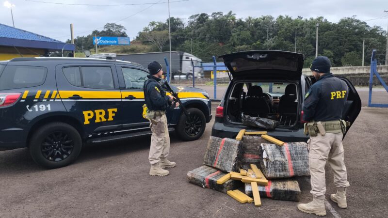 PRF apreende quase 150 kg de maconha em veículo na BR-101 em Torres