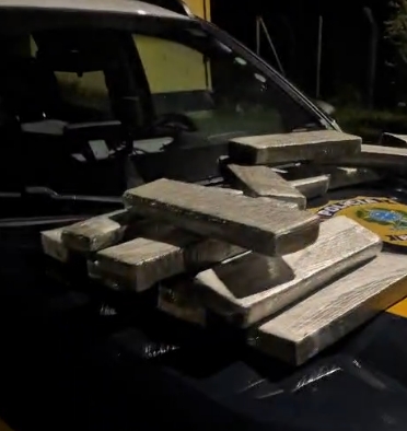 PRF apreende quase 20 kg de maconha em veículo na BR-101 em Torres