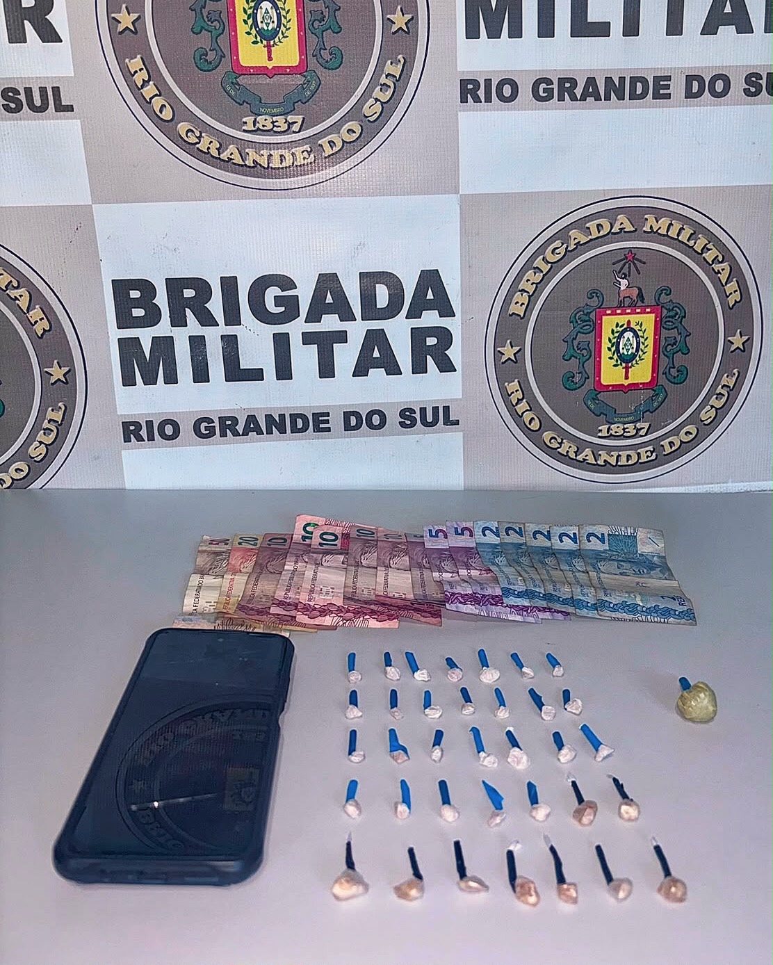 INDIVÍDUO É PRESO POR TRÁFICO EM CIDREIRA