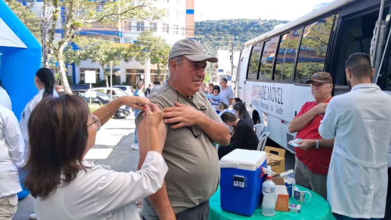 Secretaria municipal de Saúde vai realizar a vacinação contra a gripe para toda a população a partir de 2 anos no Largo neste sábado em Osório