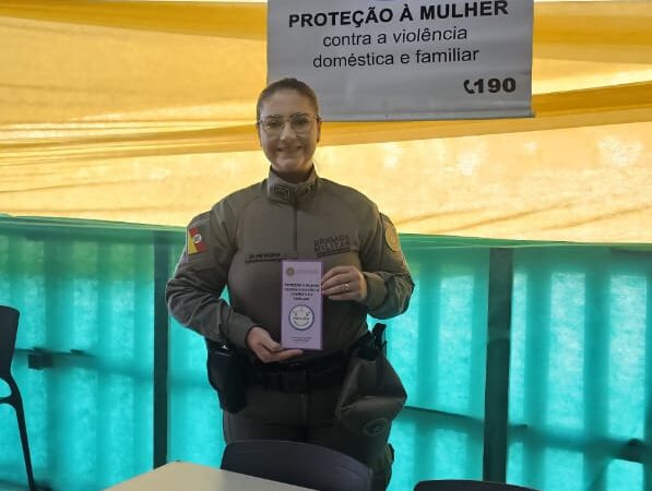 Brigada Militar participa de ação de conscientização na empresa Beira-Rio em Osório