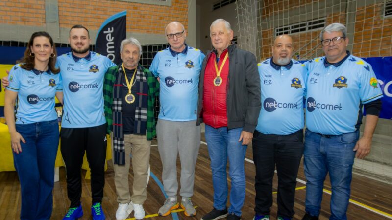 Professores de Educação Física de Osório são homenageados em evento de voleibol