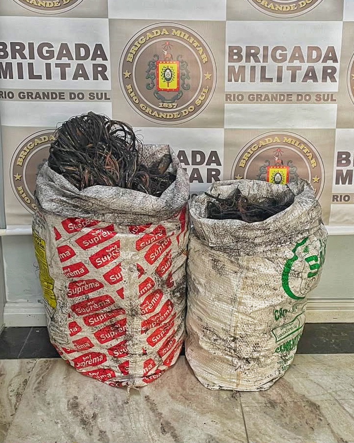 BRIGADA MILITAR PRENDE DUPLA POR FURTO DE FIOS E CABOS E CRIME AMBIENTAL EM OSÓRIO